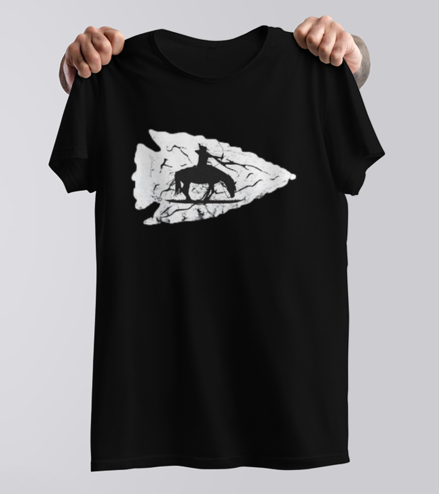 Arrowhead Hunting Native American Relic Hunter Rider On Horse Arrowhead T-Shirt