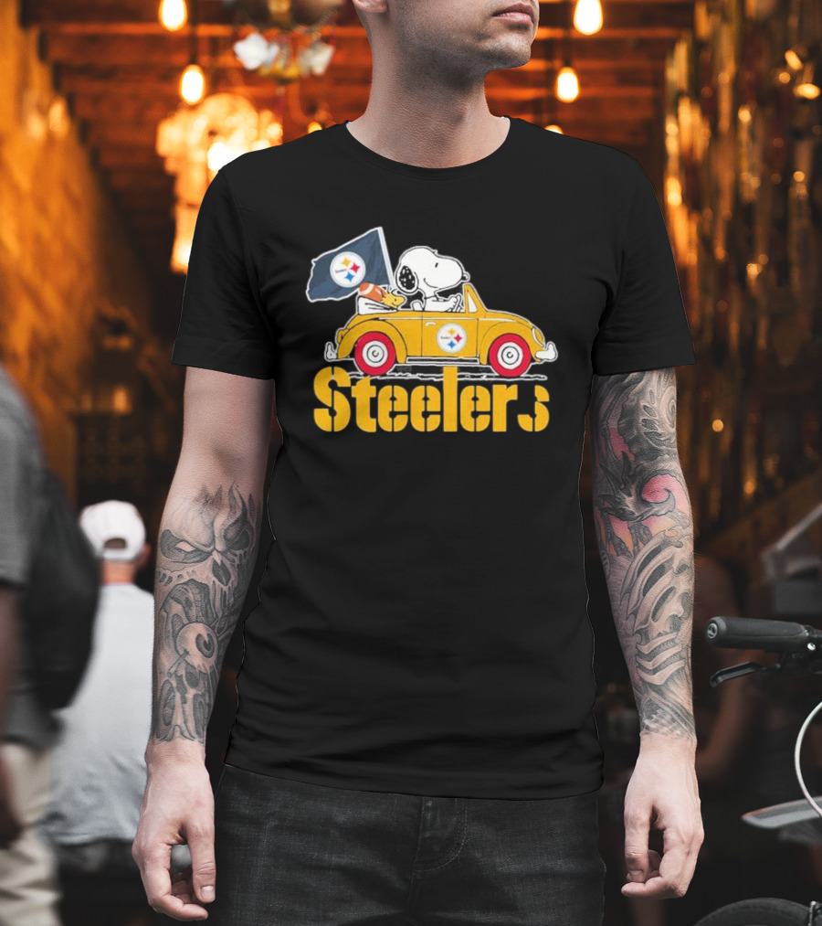 Peanuts Snoopy Woodstock Driving Yellow Car With Steelers Flag T-Shirt
