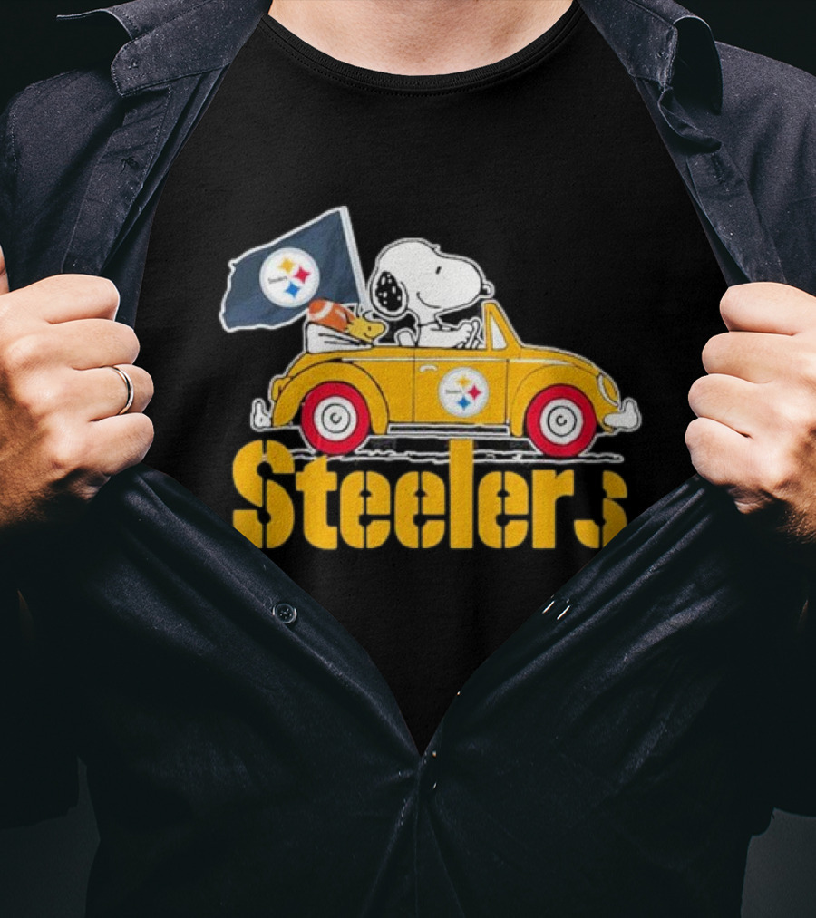 Peanuts Snoopy Woodstock Driving Yellow Car With Steelers Flag T-Shirt