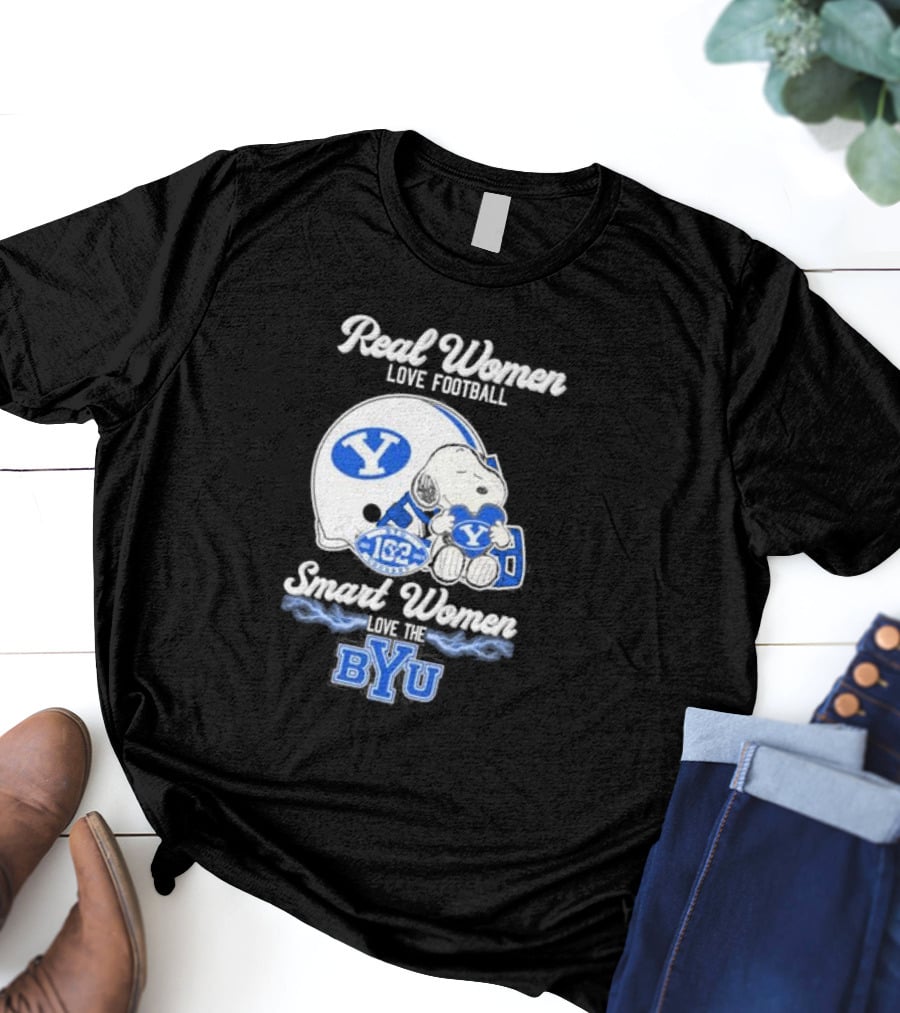 Real Women Love Football Smart Women Love The BYU Cougars Snoopy Helmet Fan 162 T-Shirt