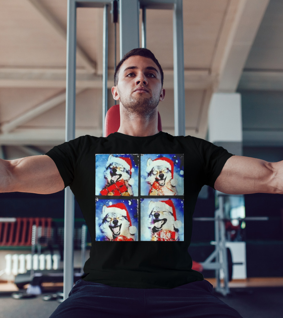 Festive Wolf Santa Hat Selfie Christmas T-Shirt