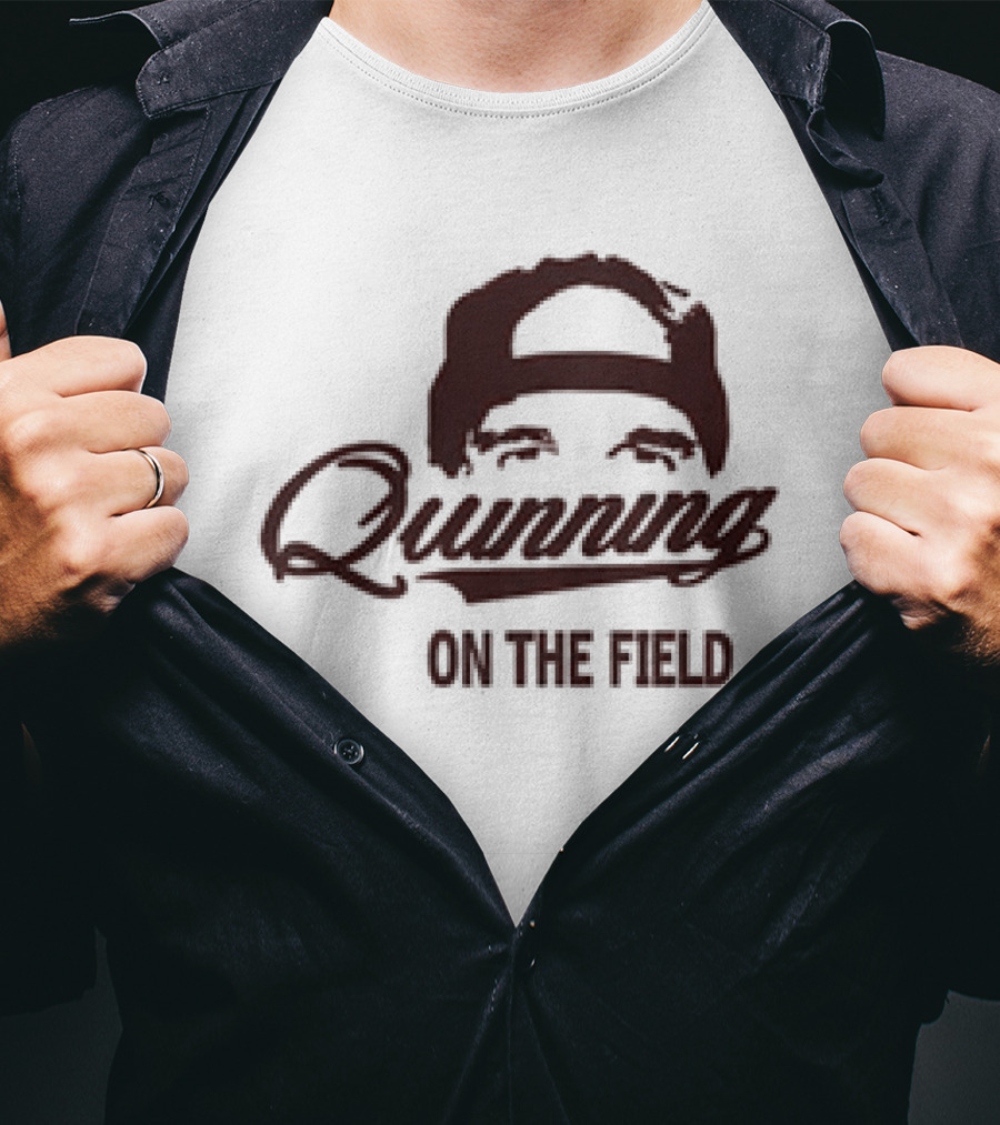 Commanders Quinning On The Field Dan Quinn T-Shirt