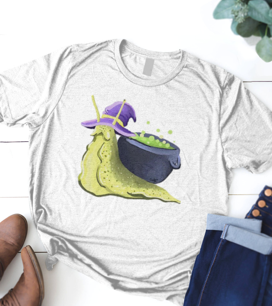 Cauldron Snail Classic Witch Hat Potion Magic T-Shirt