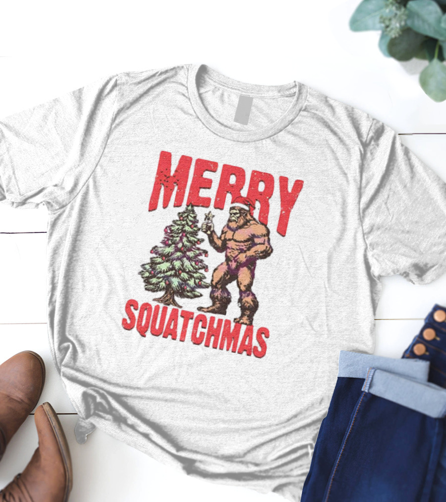 Merry Squatchmas Bigfoot Santa Hat Christmas Tree T-Shirt