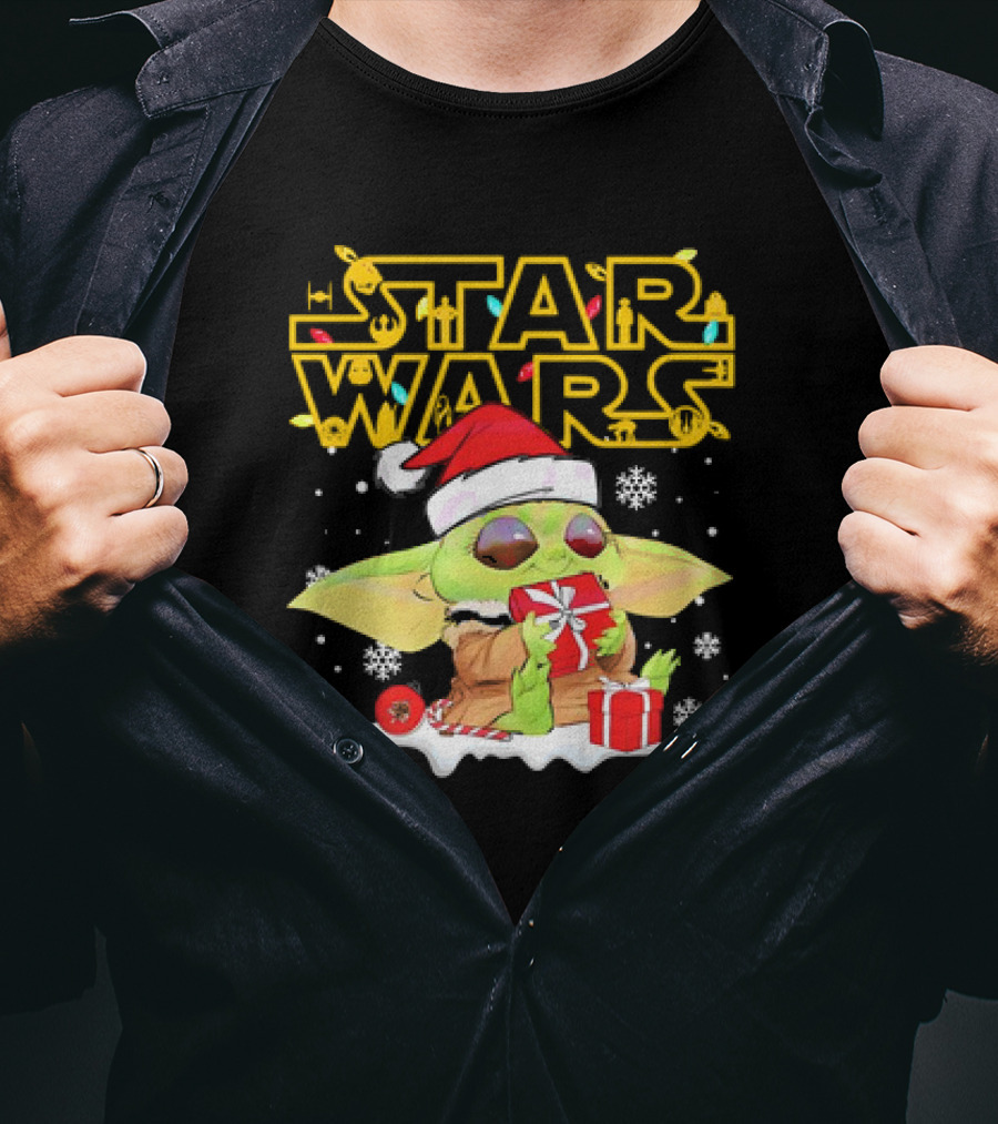 Star Wars Baby Yoda Christmas Santa Hat Snowflakes T-Shirt