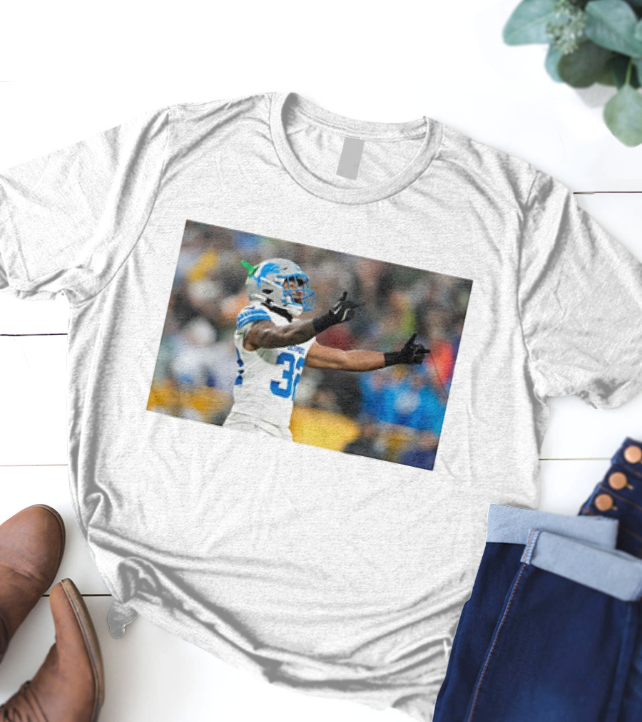 Brian Branch Lions Number 32 Gesture Towards Packers Crowd T-Shirt