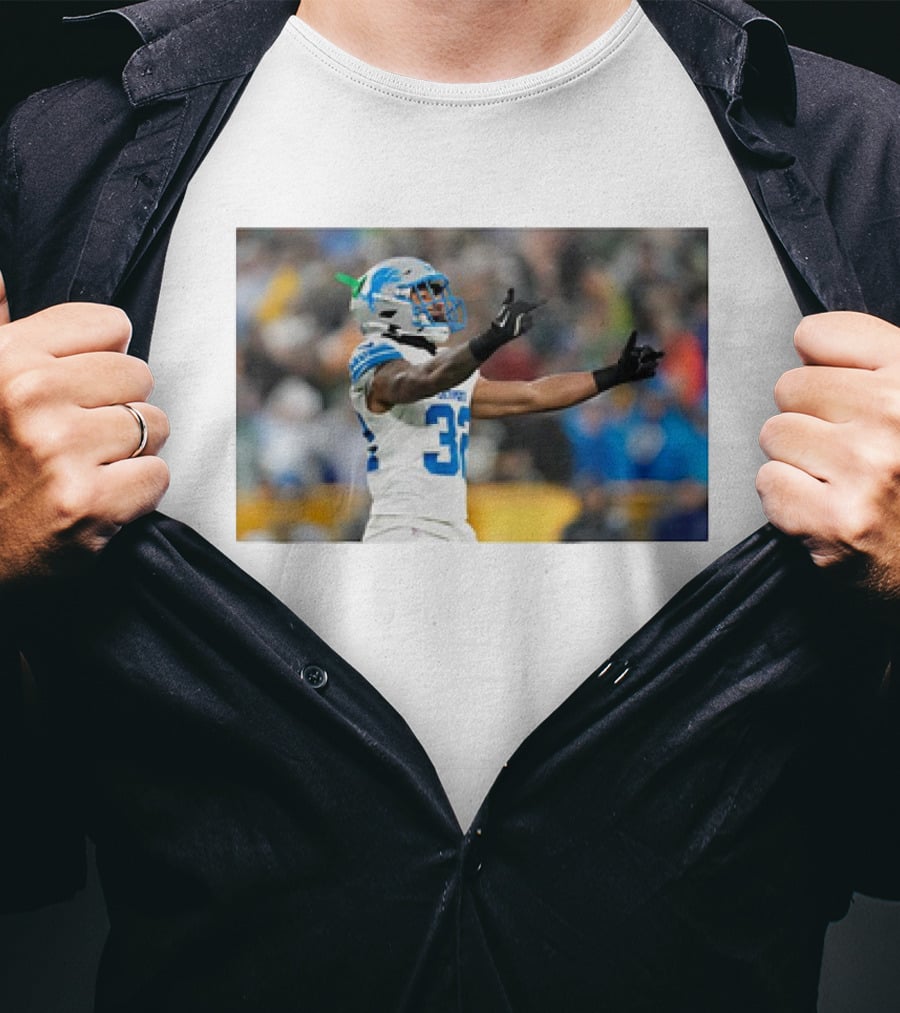Brian Branch Lions Number 32 Gesture Towards Packers Crowd T-Shirt