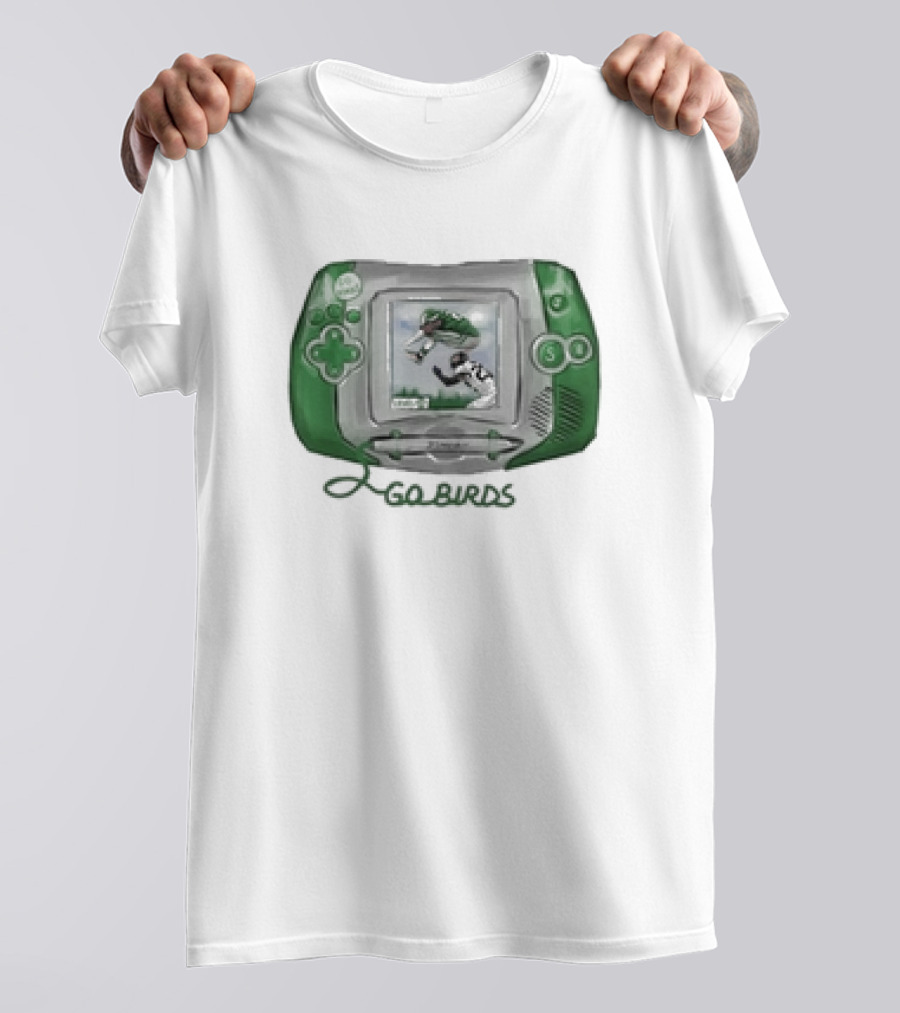 Dhwanisaraiya Go Birds Retro Handheld Console Green Classic Footballer Scene T-Shirt