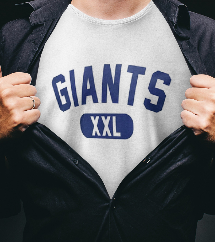 Laura Rutledge Wearing Giants XXL T-Shirt