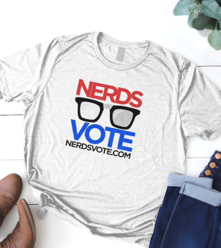 NERDSVOTE Classic Nerdsvote.com Glasses Logo Red Blue T-Shirt