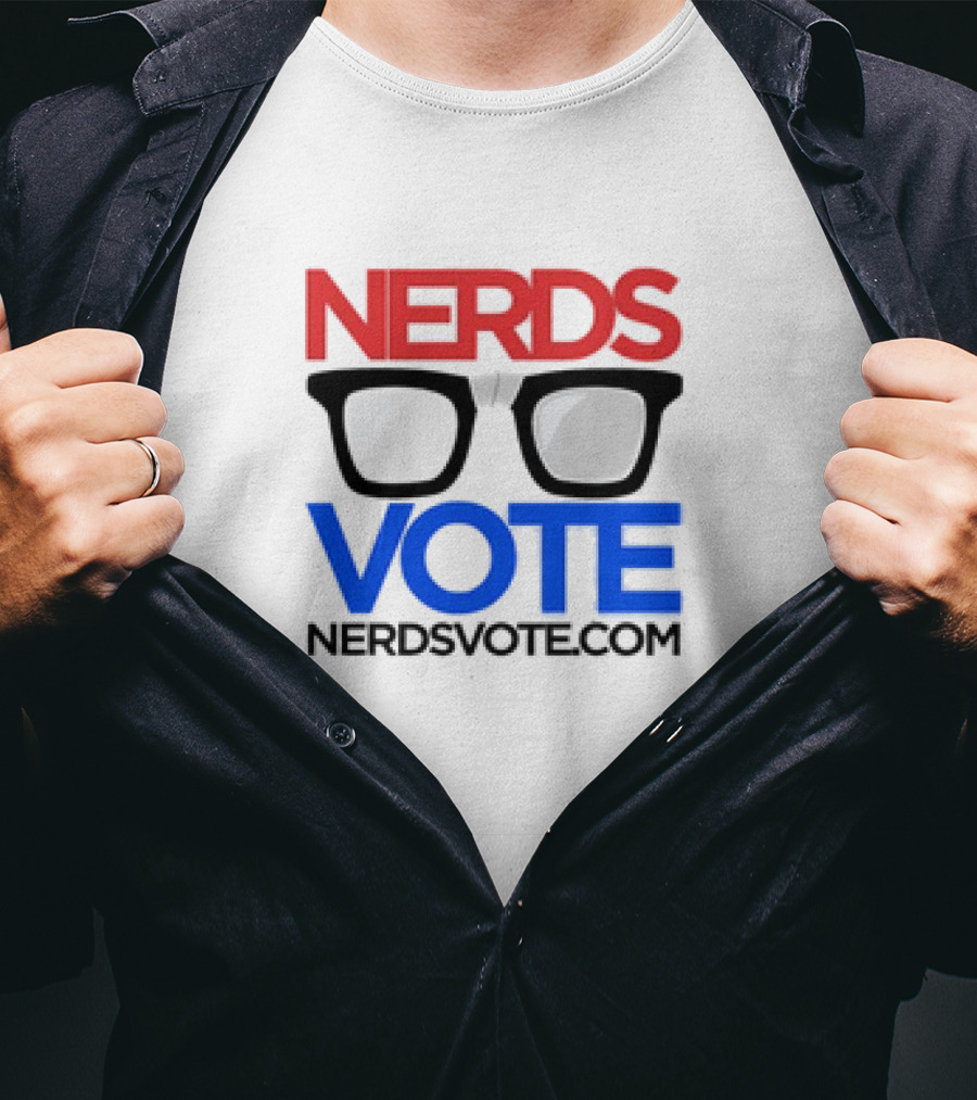 NERDSVOTE Classic Nerdsvote.com Glasses Logo Red Blue T-Shirt