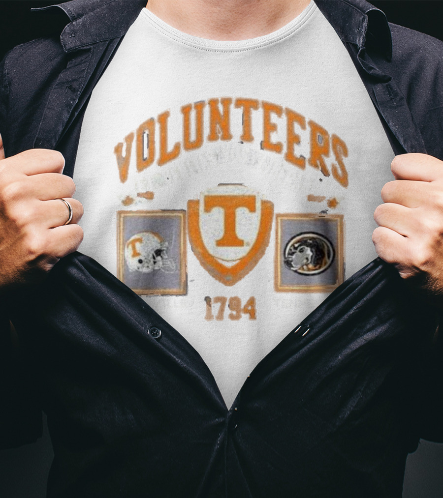 Volunteers Tennessee 1794 Knoxville ET Veritas Liberabit Football Helmet T-Shirt