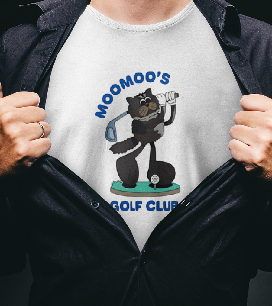 Moomoo's Golf Club Playful Cat On The Fairway T-Shirt
