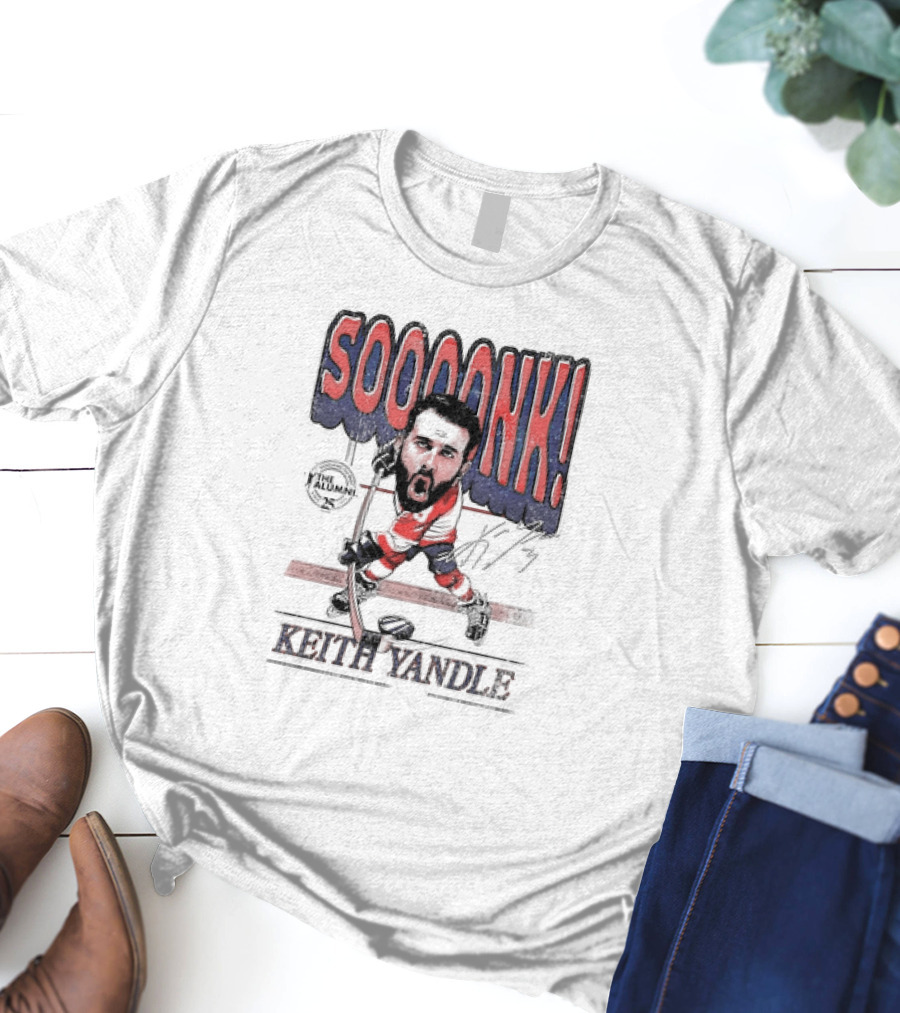 SOOOOONK Keith Yandle Philadelphia Flyers The Alumni Signature Caricature T-Shirt