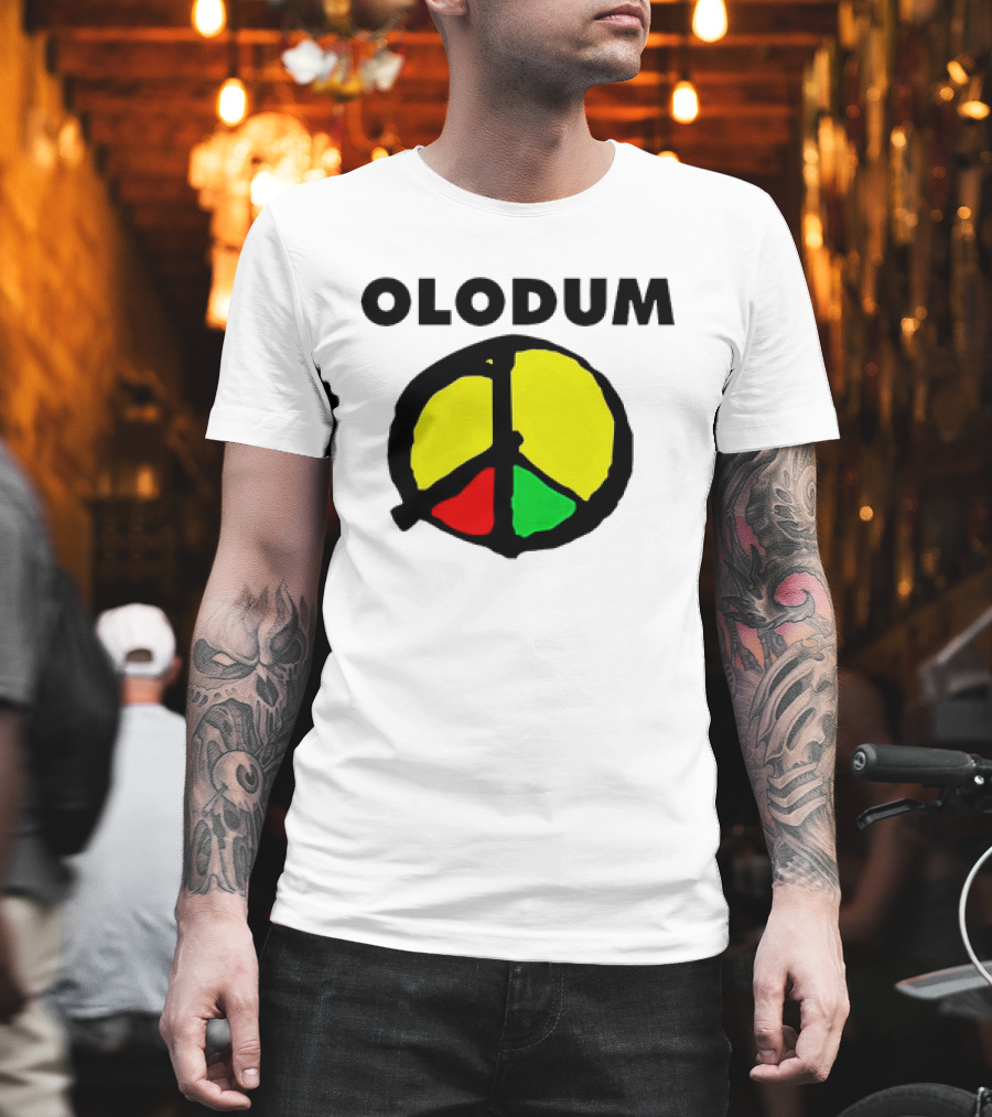 Olodum Peace Symbol With Red Yellow Green Segments T-Shirt