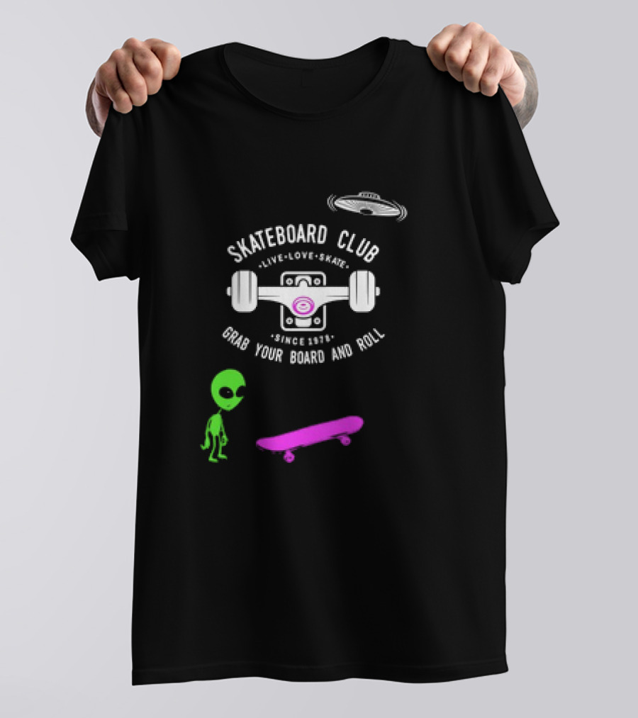 Skateboard Club Live Love Skate Since 1975 Alien Grab Your Board And Roll T-Shirt