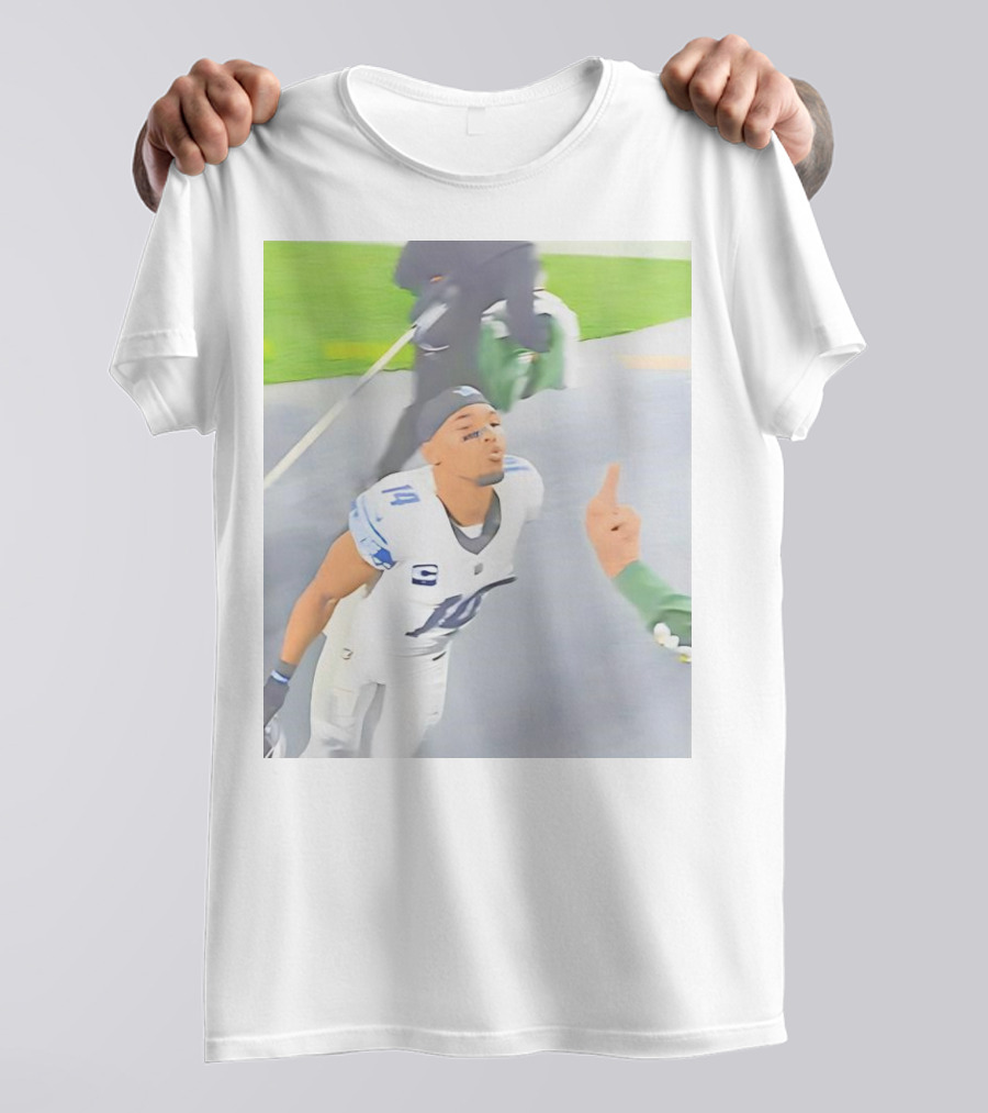 Amon Ra St Brown Number 14 Lions Kiss Meme T-Shirt