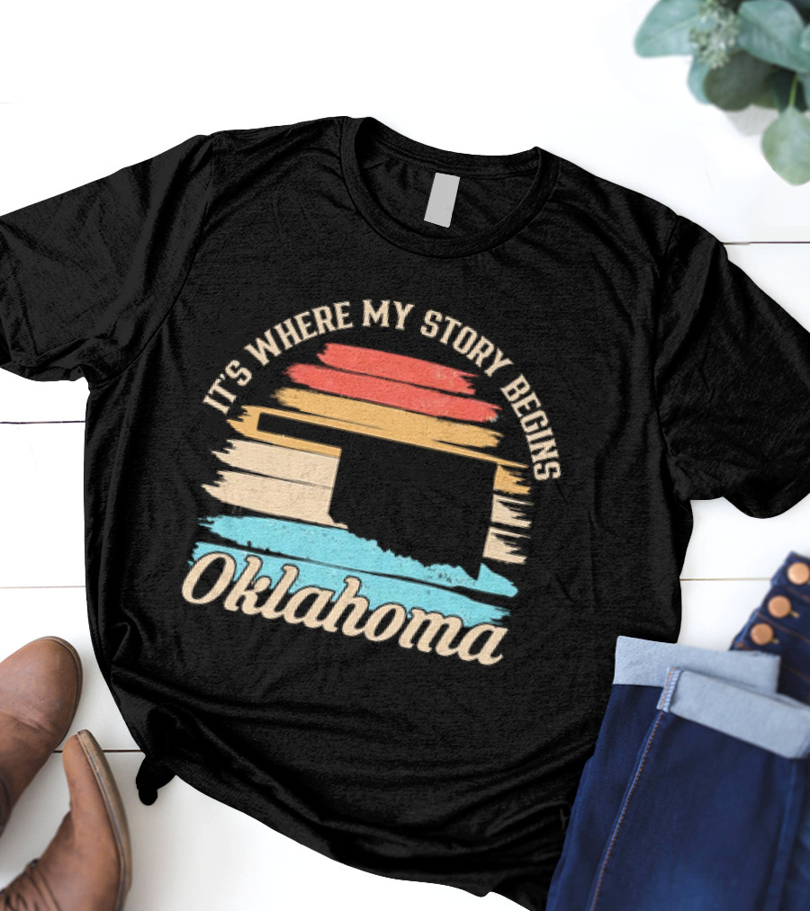 It's Where My Story Begins Oklahoma Map Vintage Retro Stripes T-Shirt
