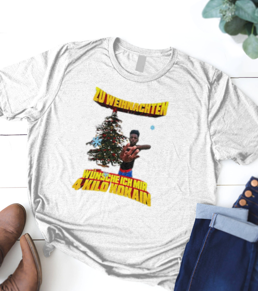 Zu Weihnachten Wünsche Ich Mir 4 Kilo Kokain Christmas Tree And Person T-Shirt