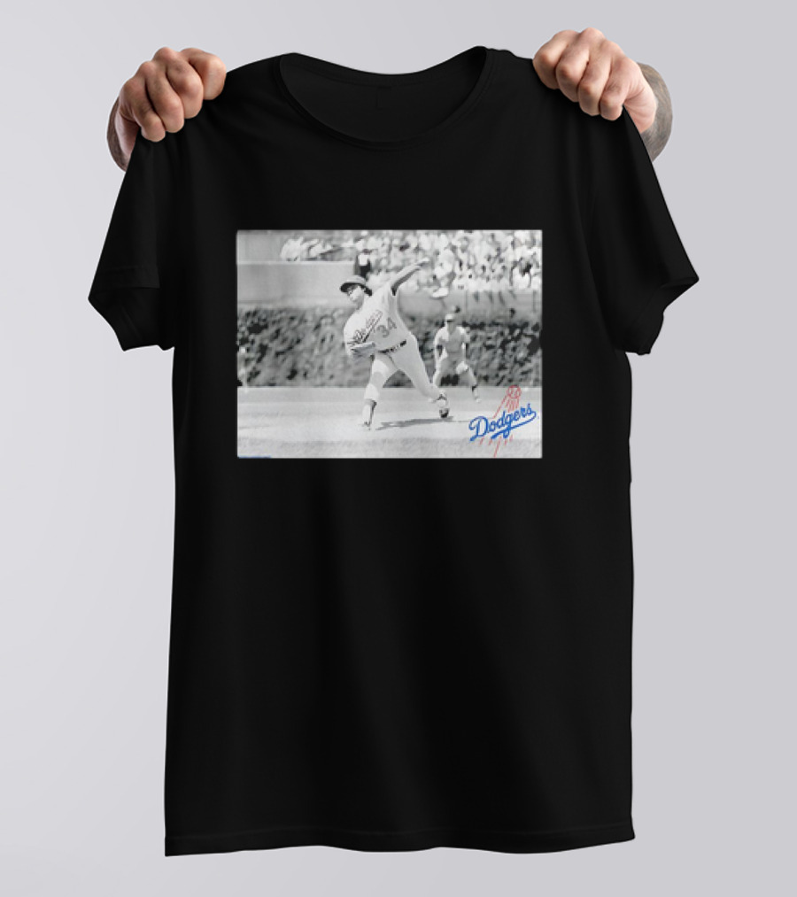 Fernando Valenzuela Los Angeles Dodgers Vintage Black And White Photo 34 T-Shirt