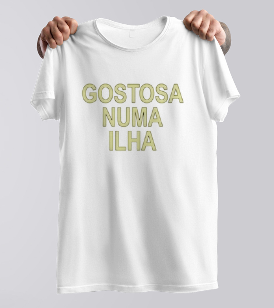 Gostosa Numa Ilha T-Shirt