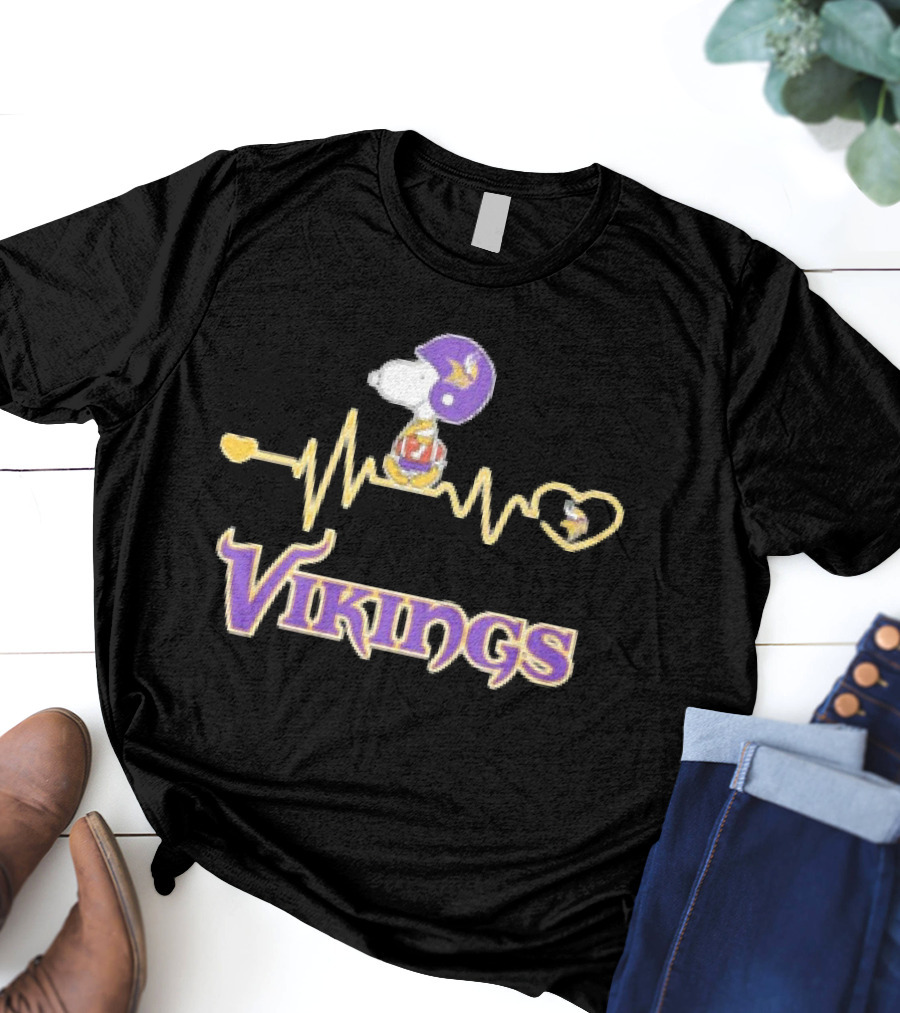 Heartbeat Snoopy Vikings Minnesota Football T-Shirt