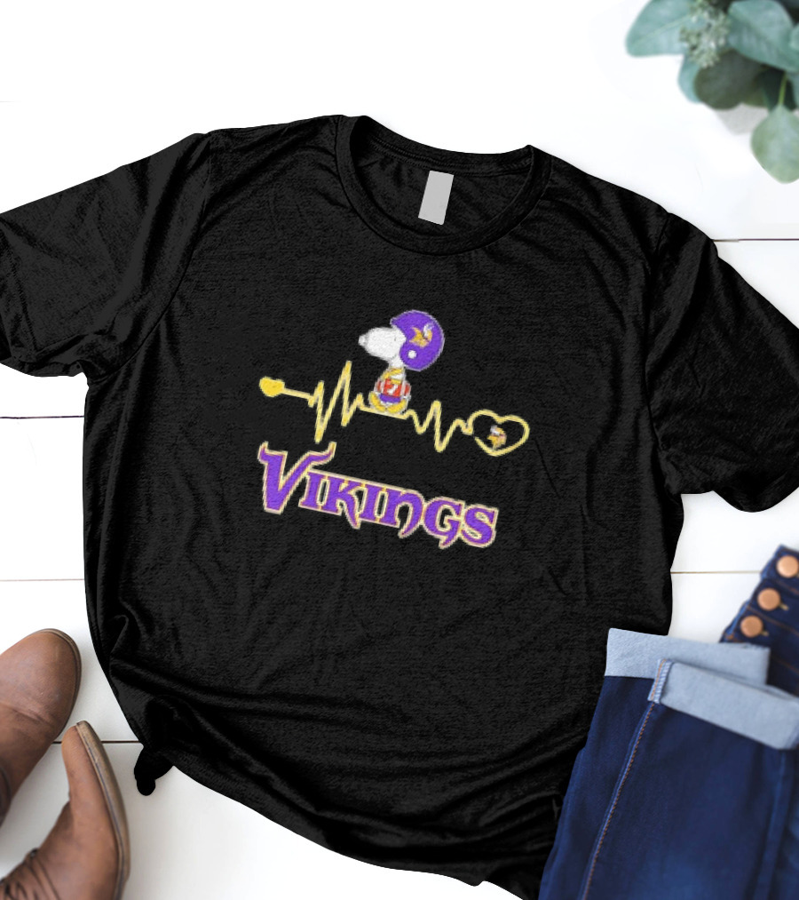 Snoopy Heartbeats Minnesota Vikings T-Shirt
