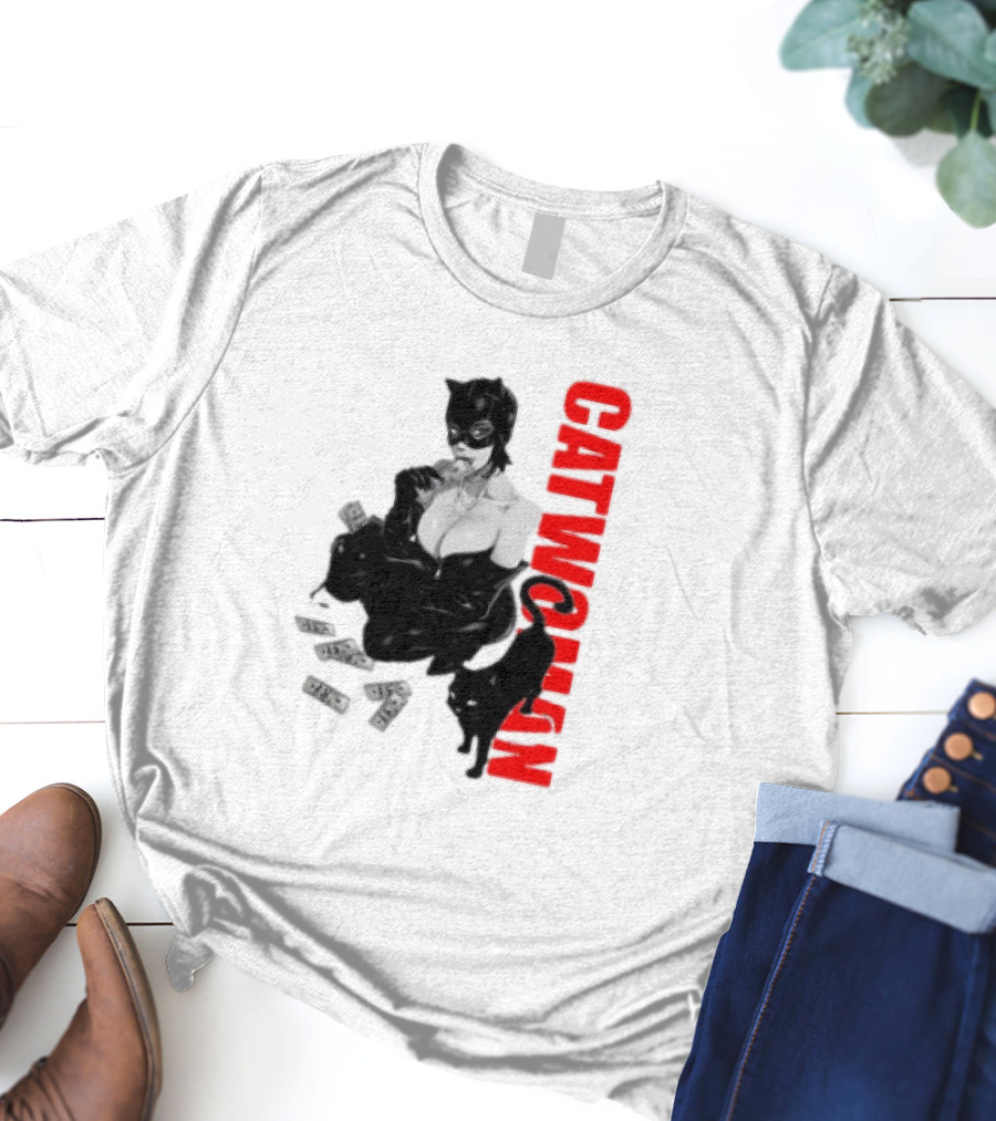 Catwoman Cartoon Noir With Money And Black Cat T-Shirt