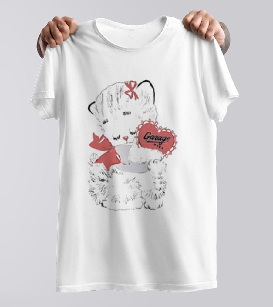 Cute Cat Holding Heart Garage Text T-Shirt
