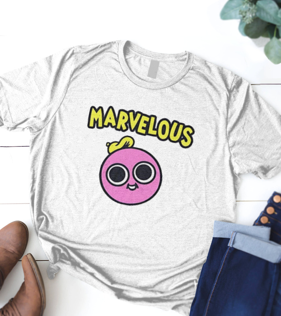 MARVELOUS Cute Pink Smiley Face With Large Eyes And Yellow Hair T-Shirt