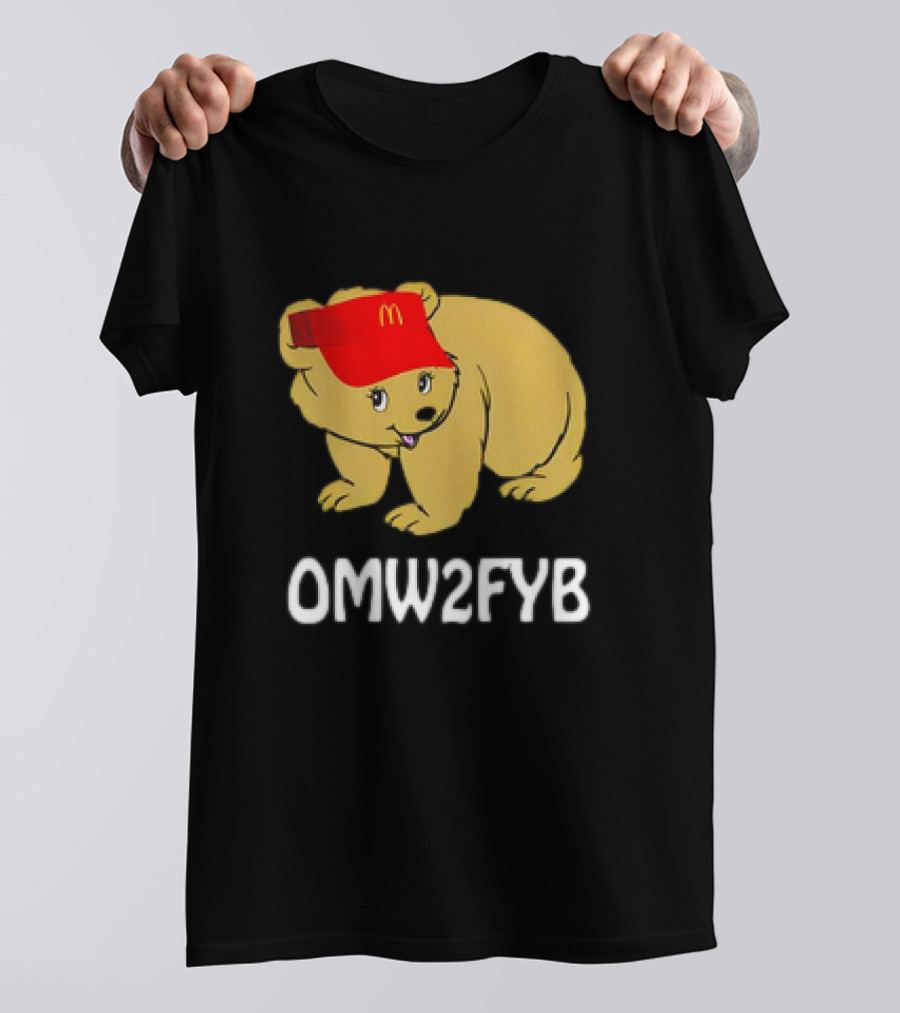 OMW2FYB Bear In Fast Food Cap T-Shirt