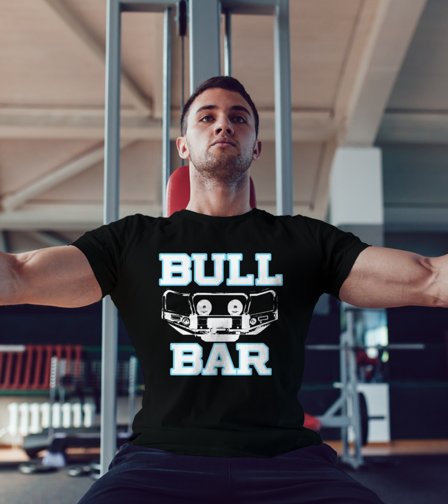 BULL BAR Car Protection Accessory Bold Vintage Style T-Shirt