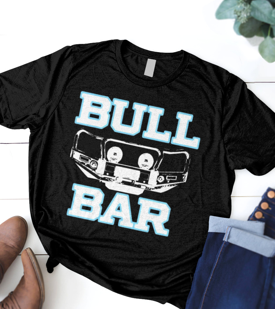 BULL BAR Car Protection Accessory Bold Vintage Style T-Shirt