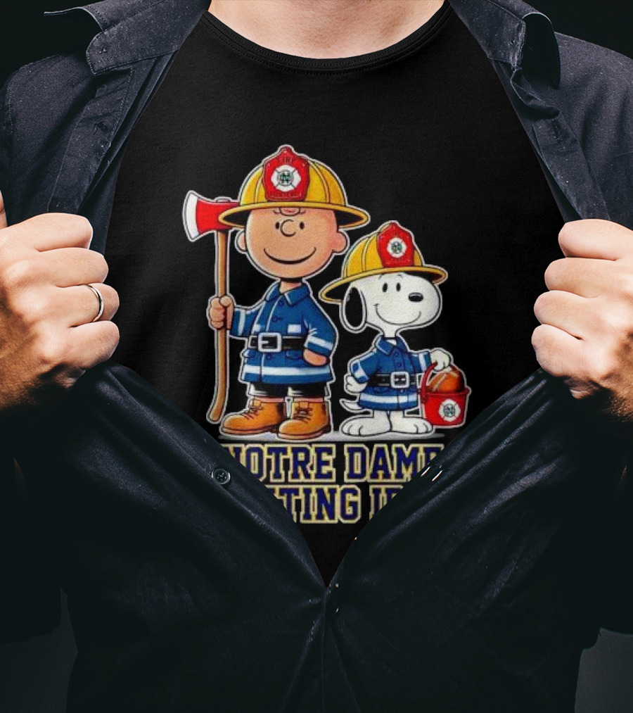 Firefighter Charlie Brown And Snoopy Notre Dame Fighting Irish T-Shirt