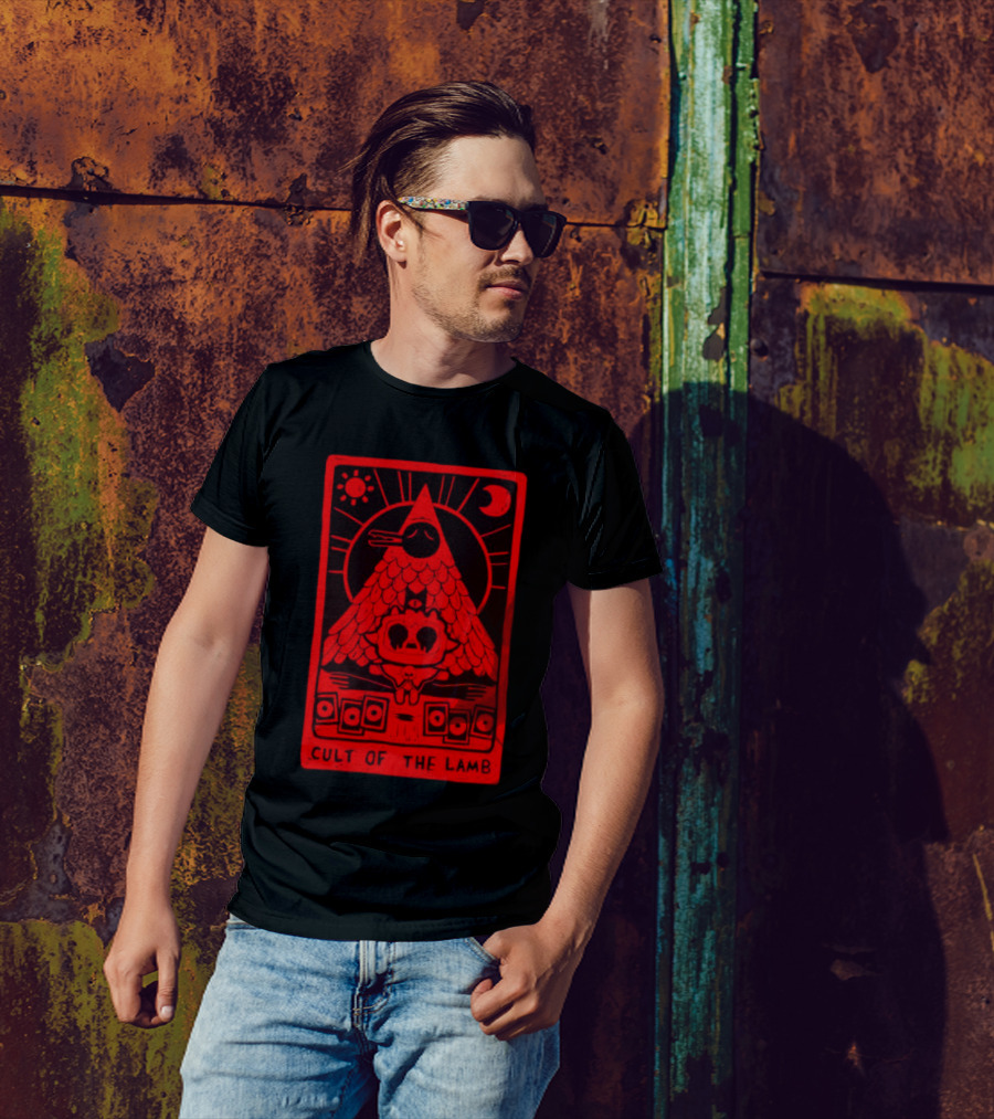 Cult Of The Lamb Red Tarot Pyramid With Sun And Moon Symbols T-Shirt