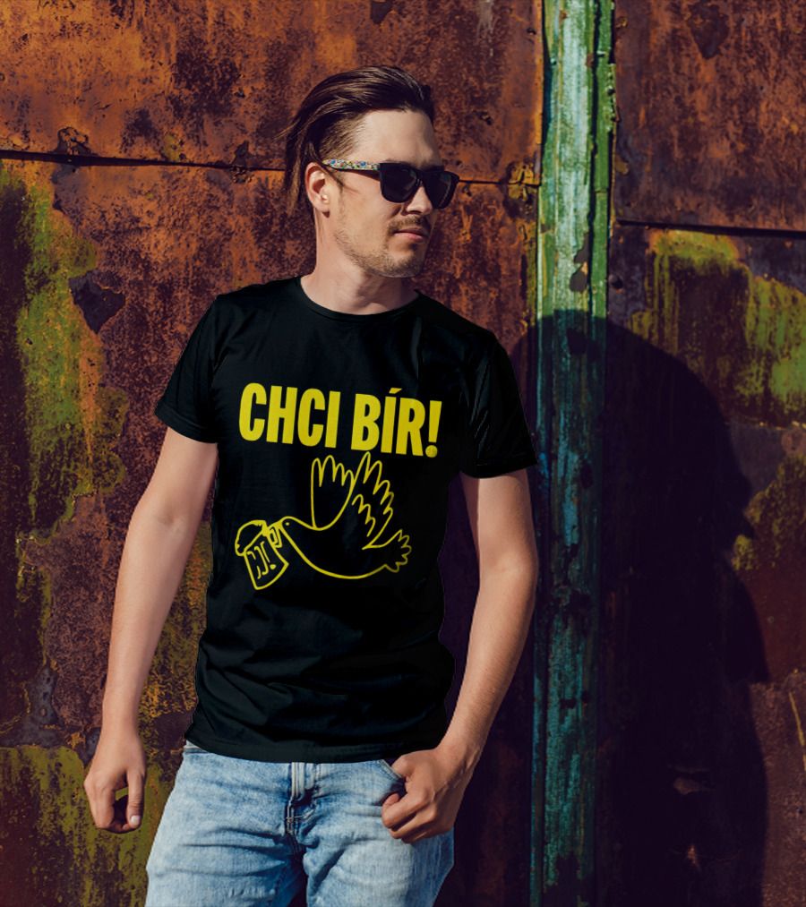 CHCI BÍR Beer Dove With Mug T-Shirt