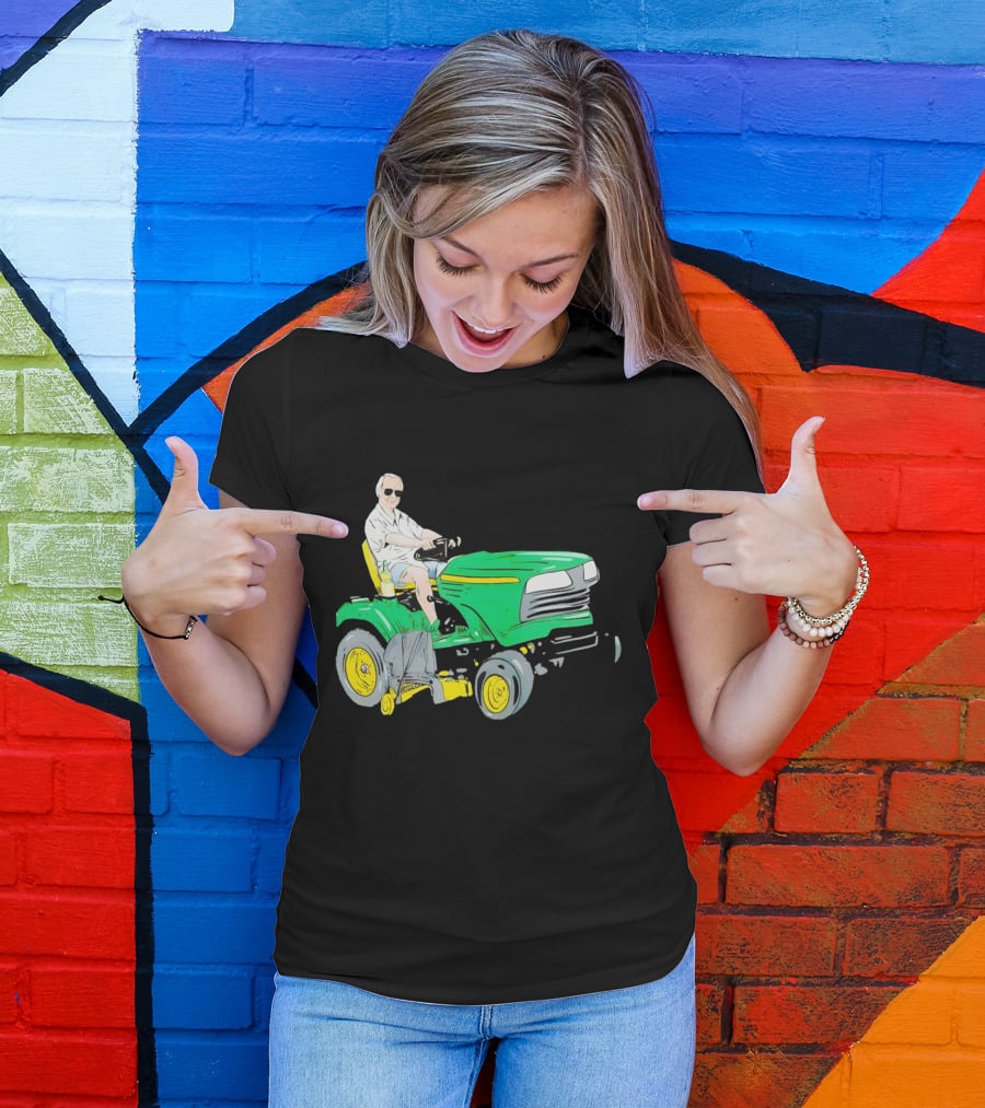 George Jones No Show Jones Riding Green Tractor T-Shirt