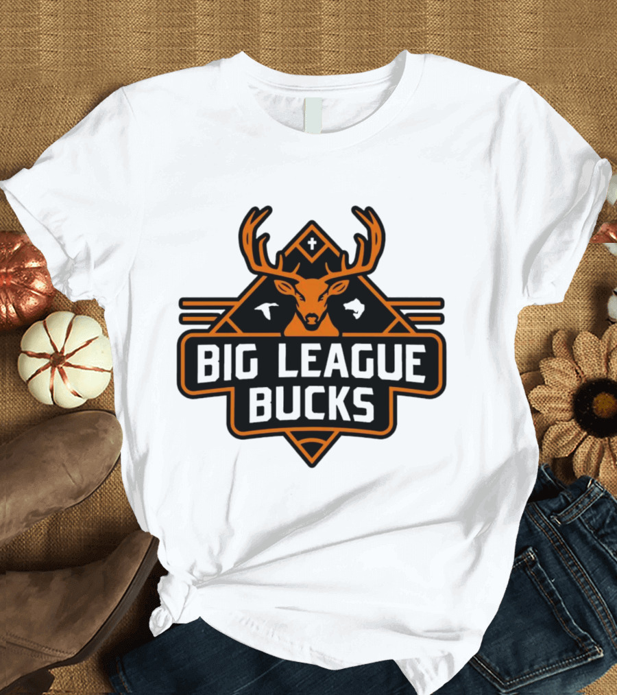 Big League Bucks Deer Antlers Hunting Badge Emblem T-Shirt