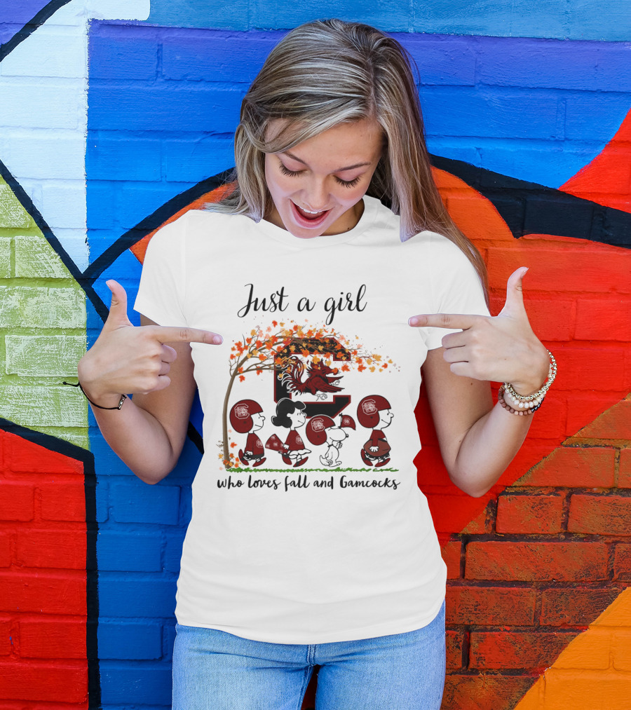 Just A Girl Who Loves Fall And Gamecocks Peanuts Cartoon T-Shirt