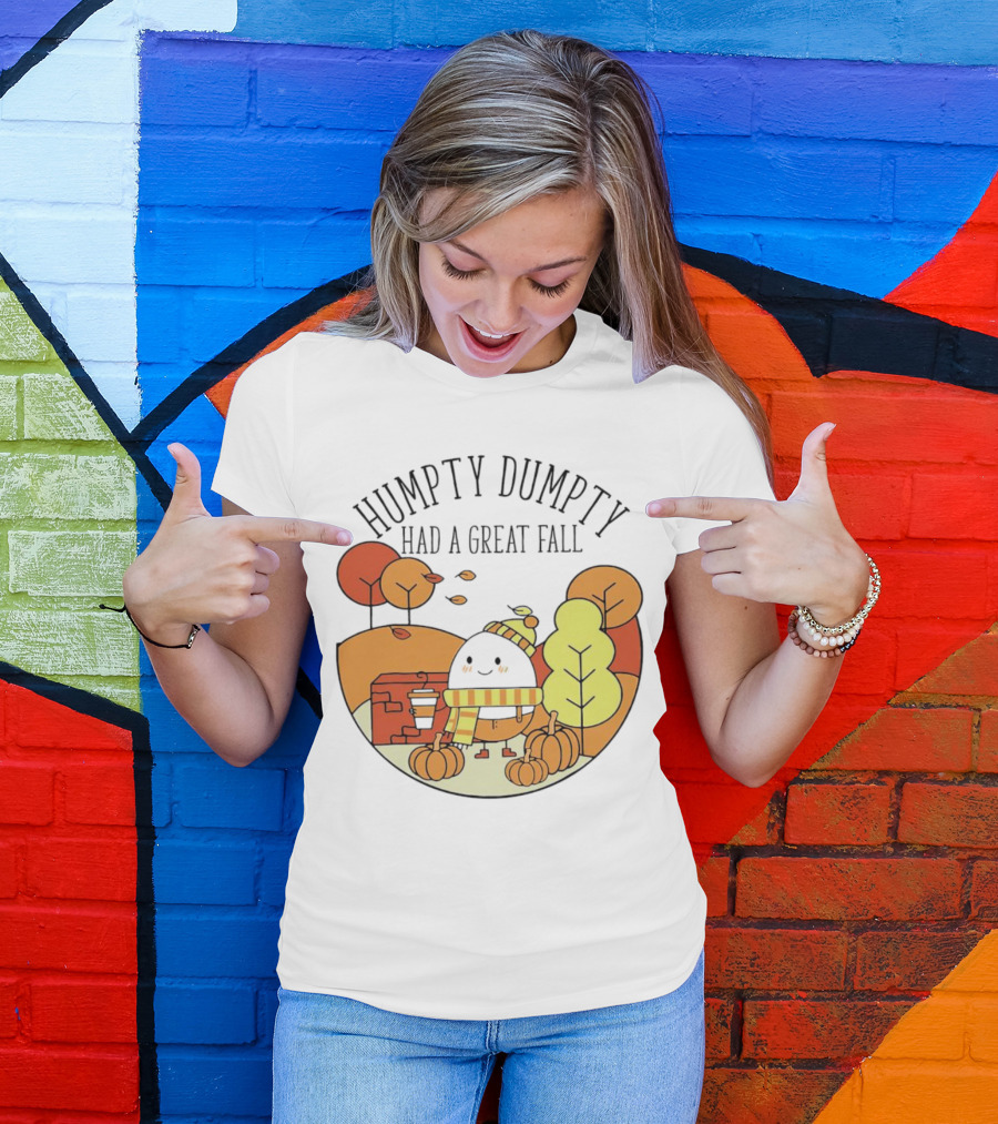 Humpty Dumpty Had A Great Fall Autumn Leaves Pumpkin Scarf Cafe Scene T-Shirt