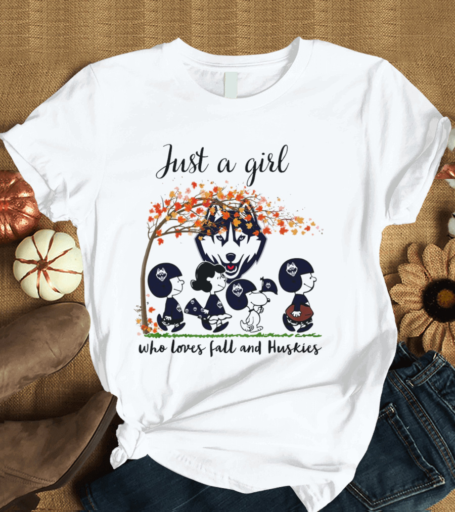Just A Girl Who Loves Fall And Huskies Peanuts Cartoon T-Shirt