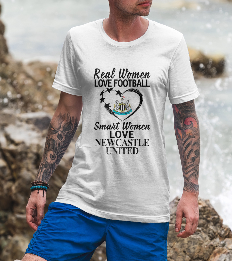 Real Women Love Football Smart Women Love Newcastle United Crest Heart T-Shirt