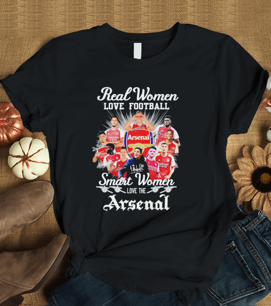 Real Women Love Football Smart Women Love The Arsenal FC Signatures Players Jersey Fan T-Shirt