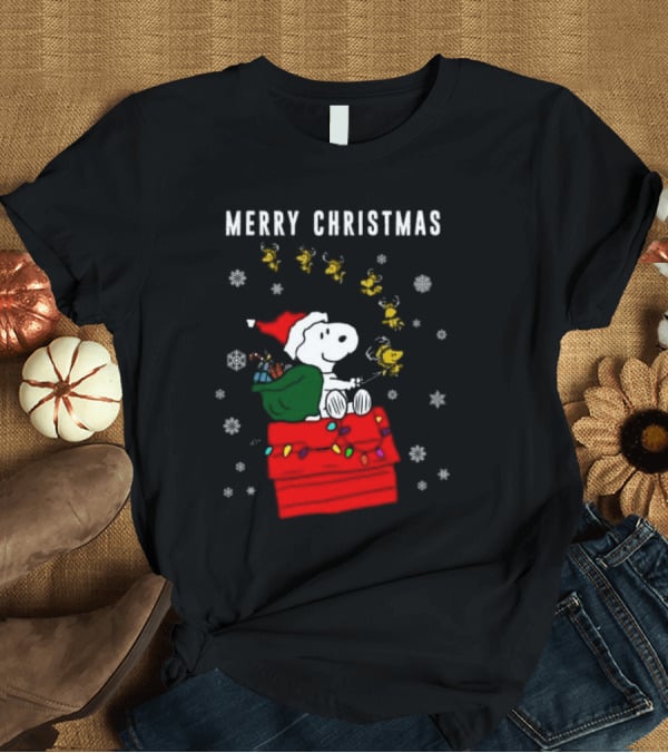 Merry Christmas Snoopy Santa On Doghouse With Reindeer And Snowflakes T-Shirt