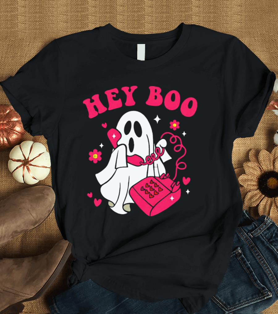 Hey Boo Ghost Talking On Pink Phone With Hearts And Flowers Halloween T-Shirt