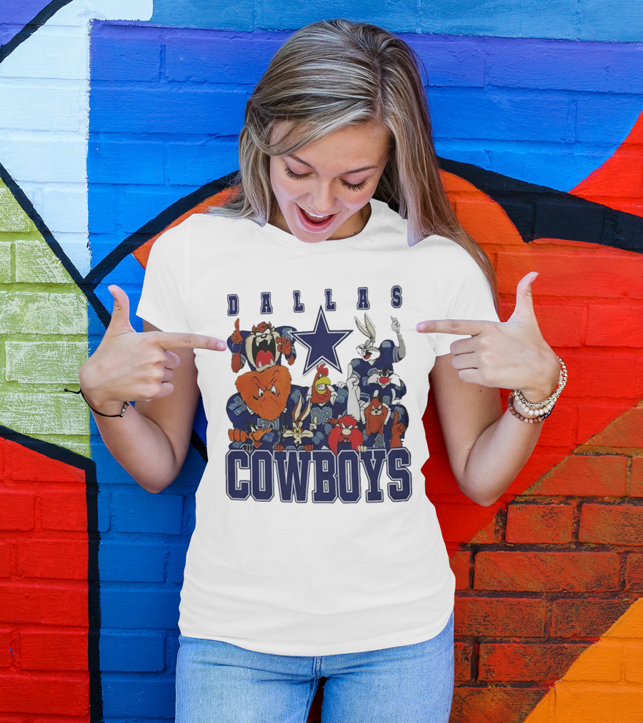Dallas Cowboys Looney Tunes Characters NFL Football Team Fan T-Shirt