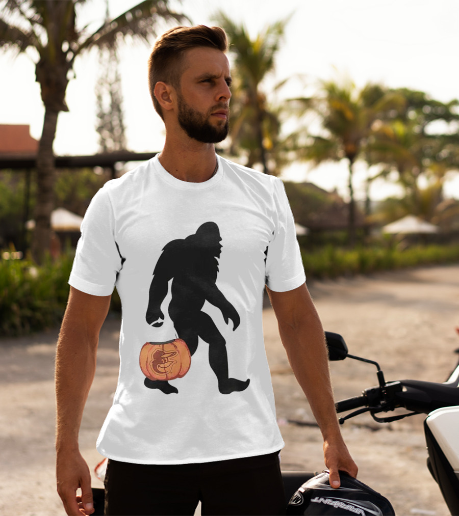 Baltimore Orioles Bigfoot Carrying Pumpkin Halloween T-Shirt