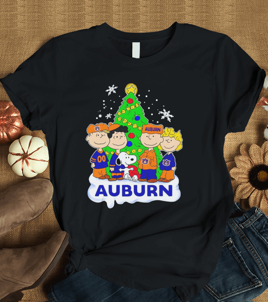 Peanuts Auburn Tigers Christmas Tree Charlie Brown Snoopy Lucy Linus T-Shirt