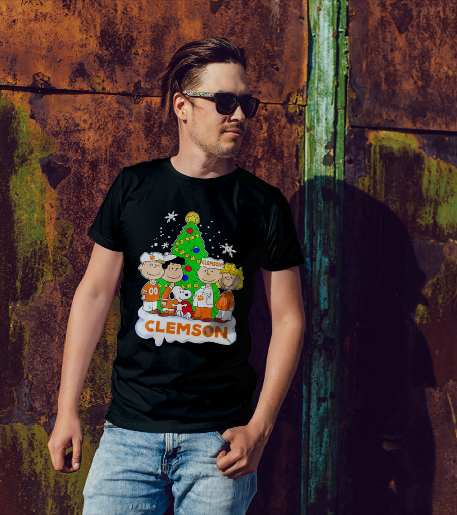 Clemson Christmas With Peanuts Gang And Festive Tree T-Shirt