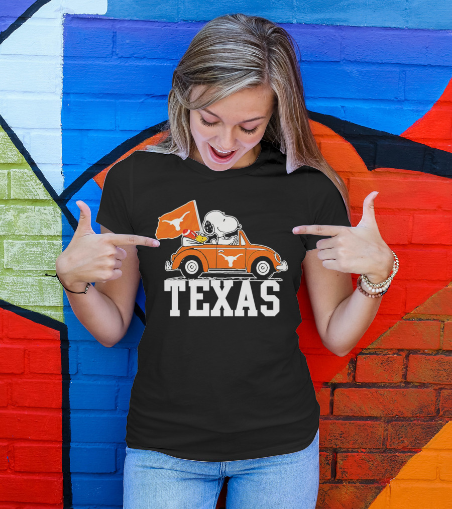 Snoopy Drives Car Texas Longhorns Flag T-Shirt